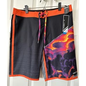 O’NEILL - JORDY HYPERFREAK MID-LENGTH BOARDSHORTS, 32 (NWT)